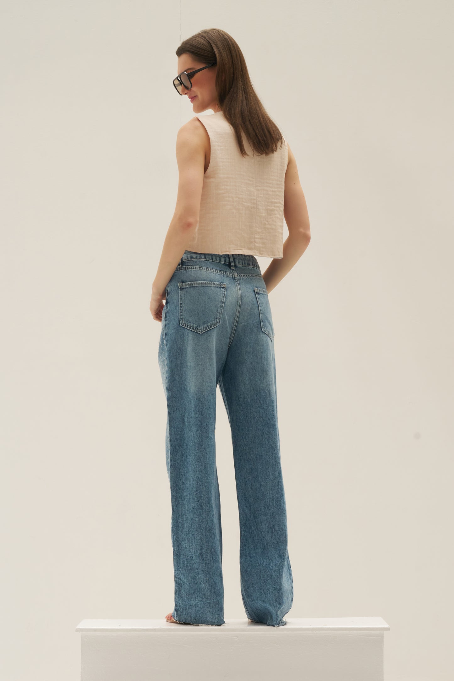 Elle Vest